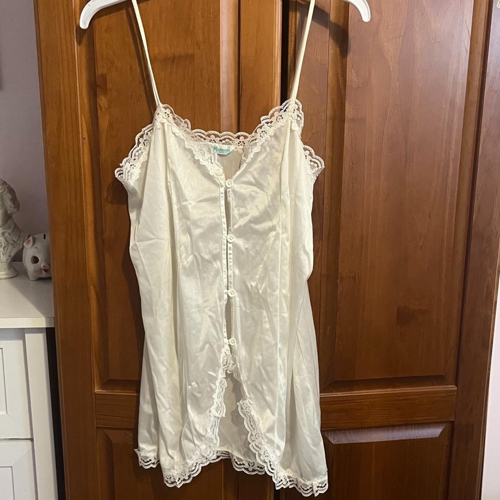 Elegant Lace Trim Chemise
